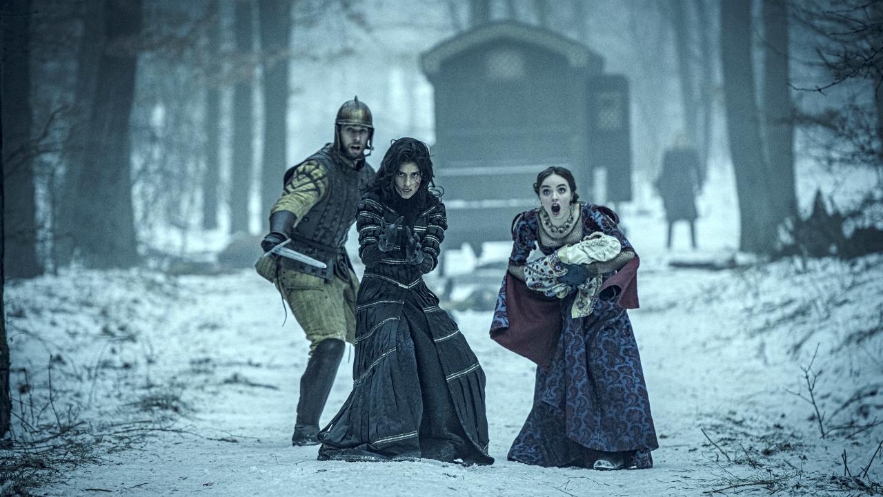 The Witcher: Le nostre interviste alla showrunner Lauren Schmidt Hissrich e alle protagoniste Anya Chalotra e Freya Allan