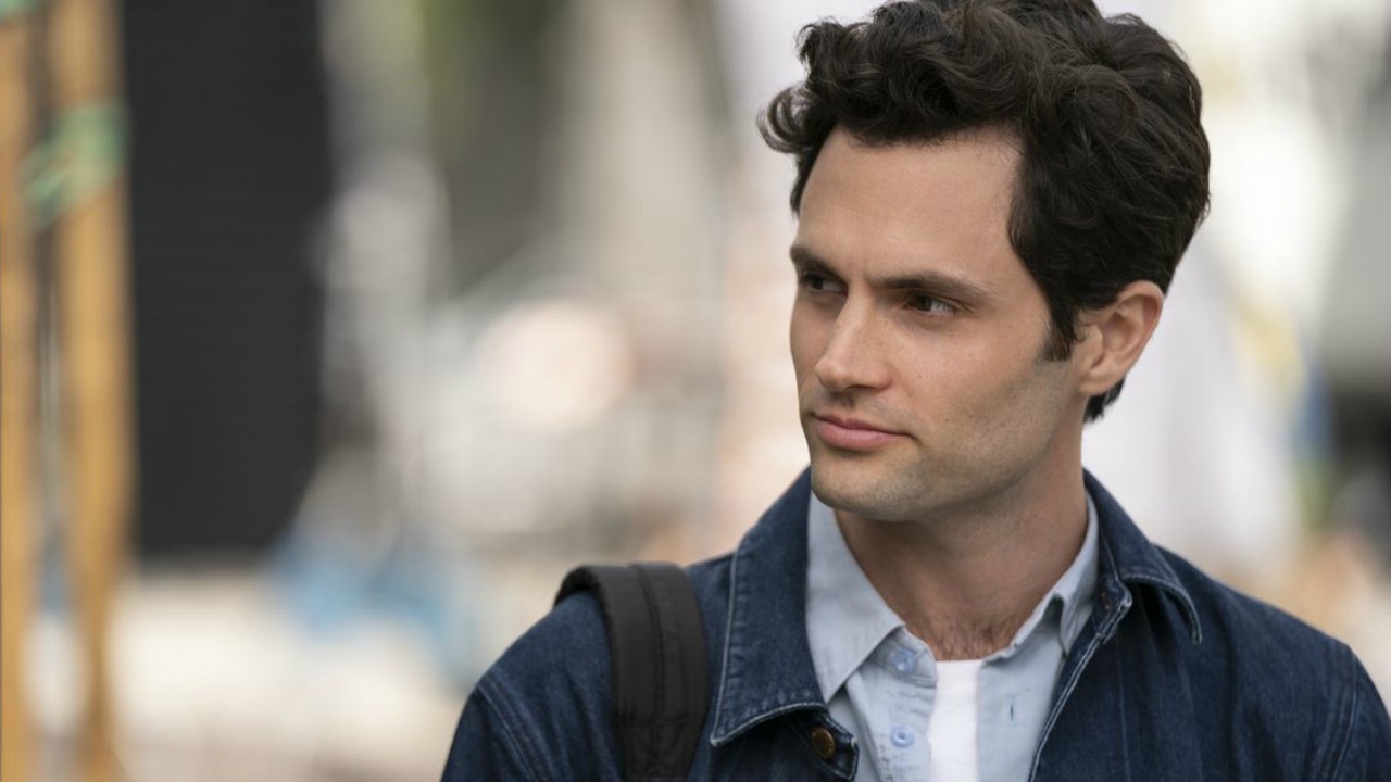 YOU, Recensione Stagione 2: Nuove ossessioni, stesso adorabile trash