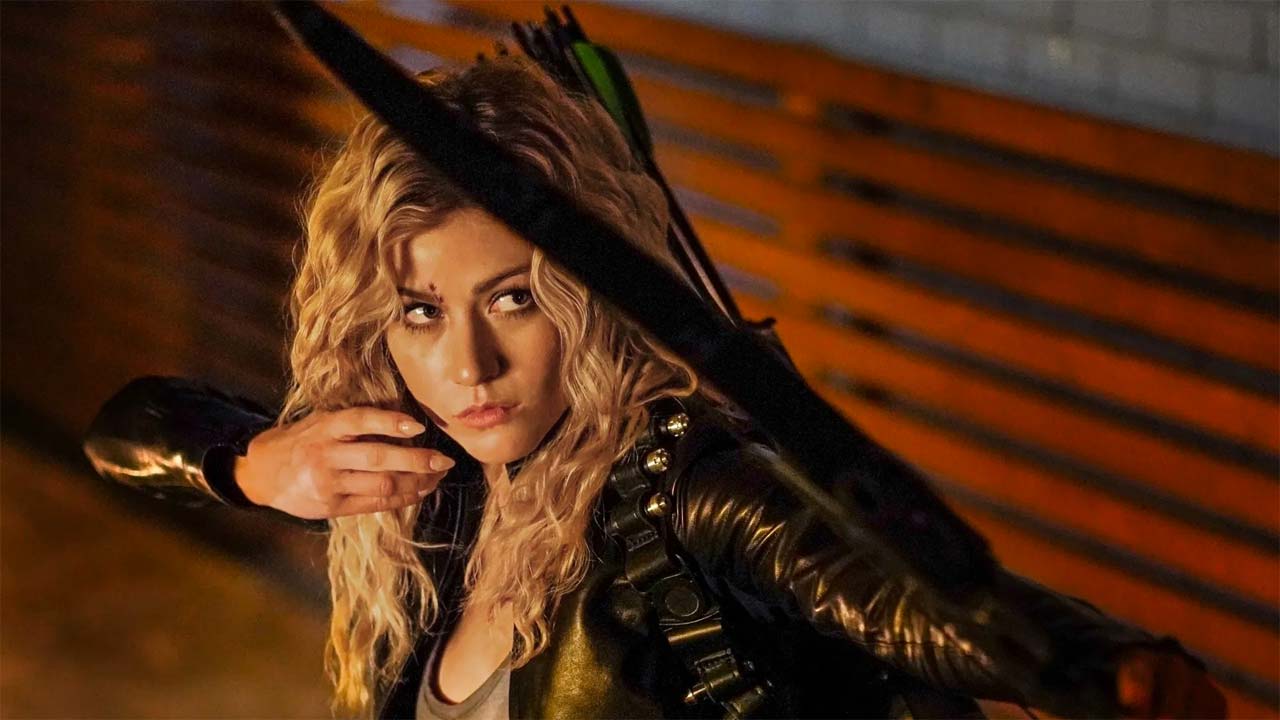 Arrow: Emergono nuovi dettagli dello spin-off che riunisce Mia, Laurel e Dinah