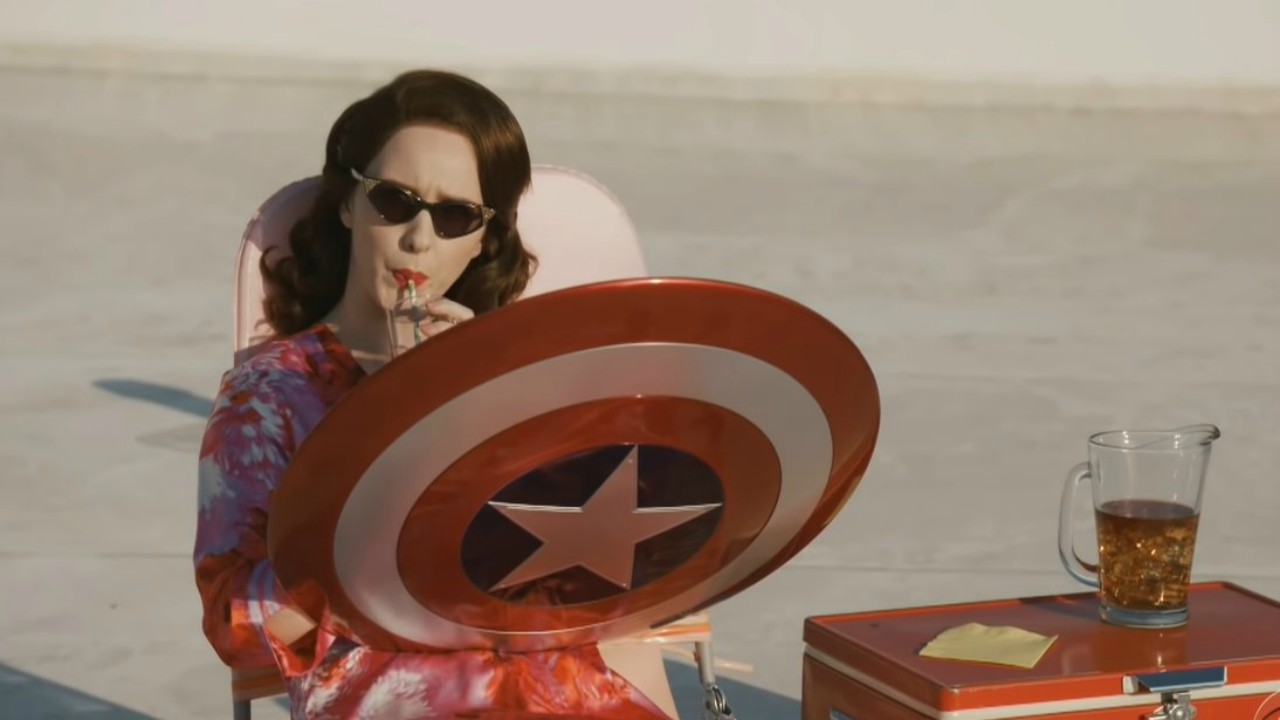 La fantastica signora Maisel diventa Marvel's Mrs. Maisel nello sketch con James Corden