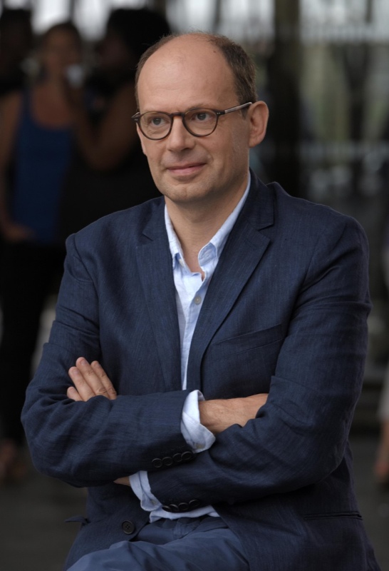 Il professore cambia scuola