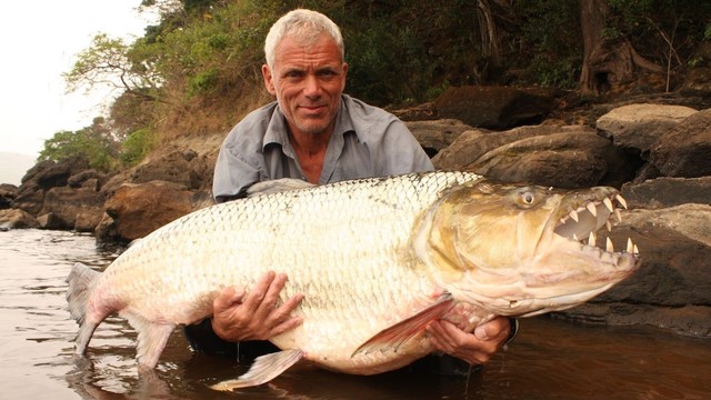 River Monsters: Sbranato vivo