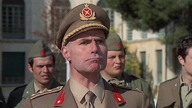 Un ufficiale non si arrende mai nemmeno di fronte all'evidenza. Firmato Colonnello Buttiglione