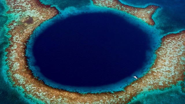 Blue Hole: discesa negli abissi