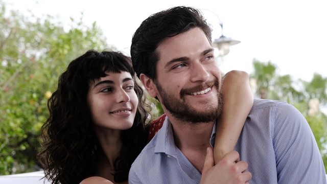 Purchè finisca bene - Diversi come due gocce d'acqua