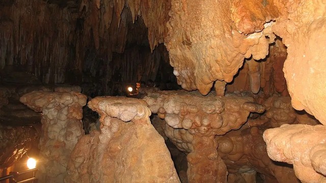Underworld - Le più belle grotte del mondo e i loro segreti