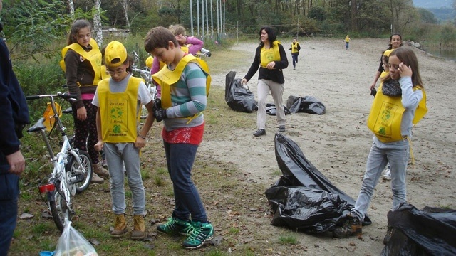 Tgr Puliamo il mondo