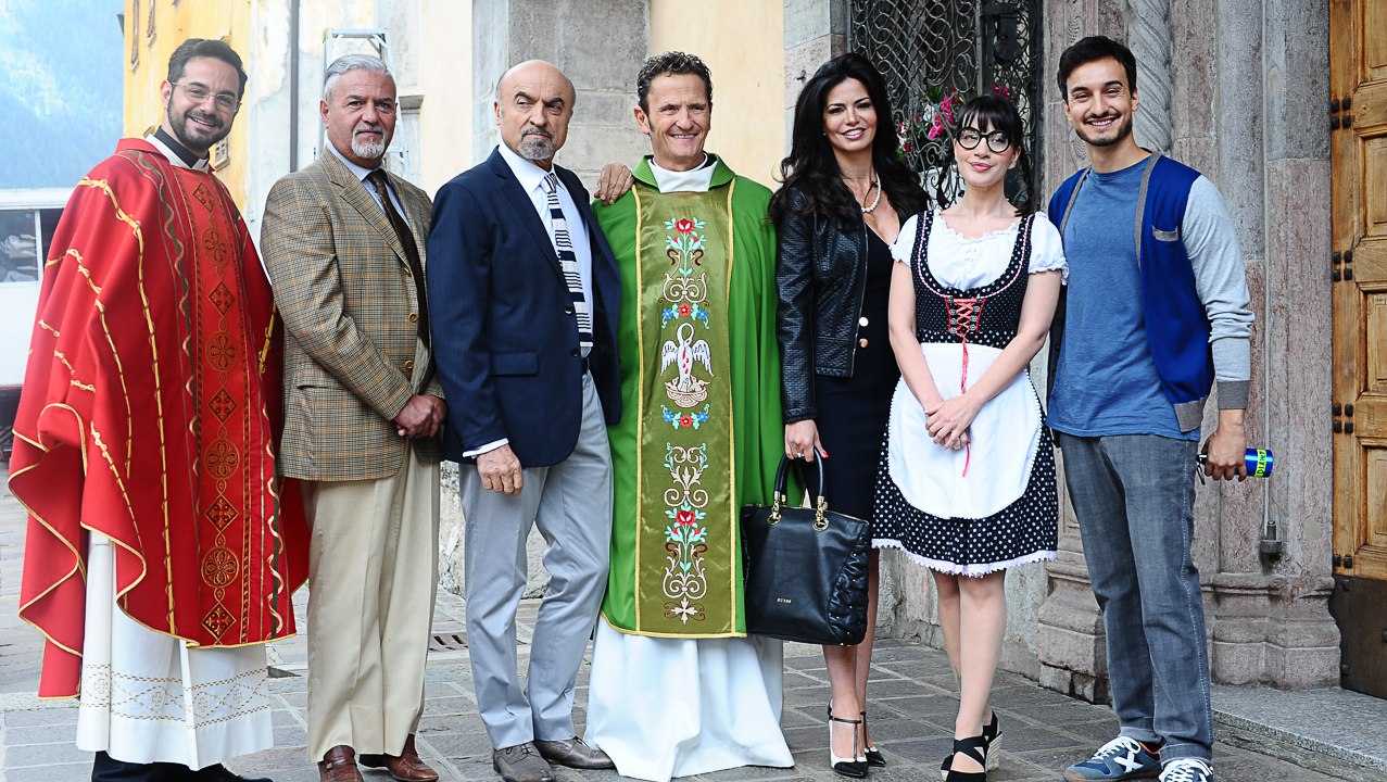 Din Don Il Paese Dei Balocchi Cast