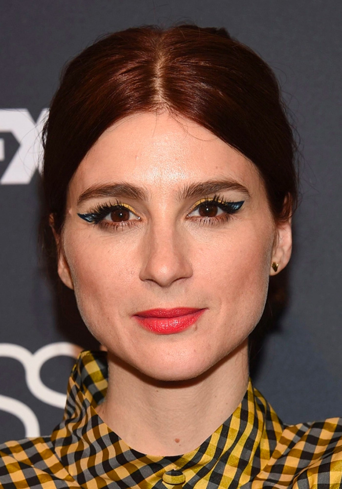 Aya Cash biografia