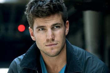 Austin Stowell biografia