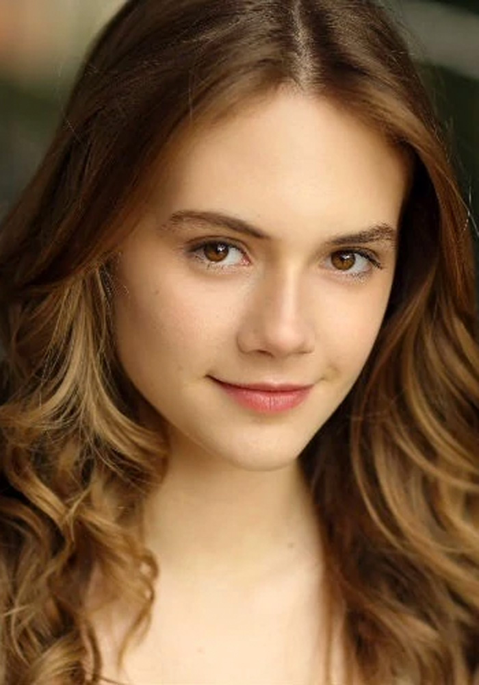 Emilia Jones biografia