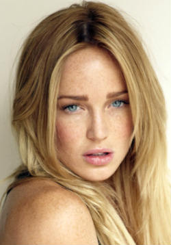 250px x 358px - Caity Lotz serie tv