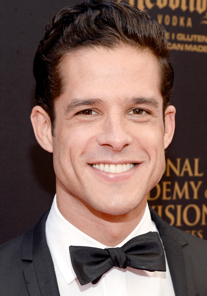 Miles Gaston Villanueva biografia