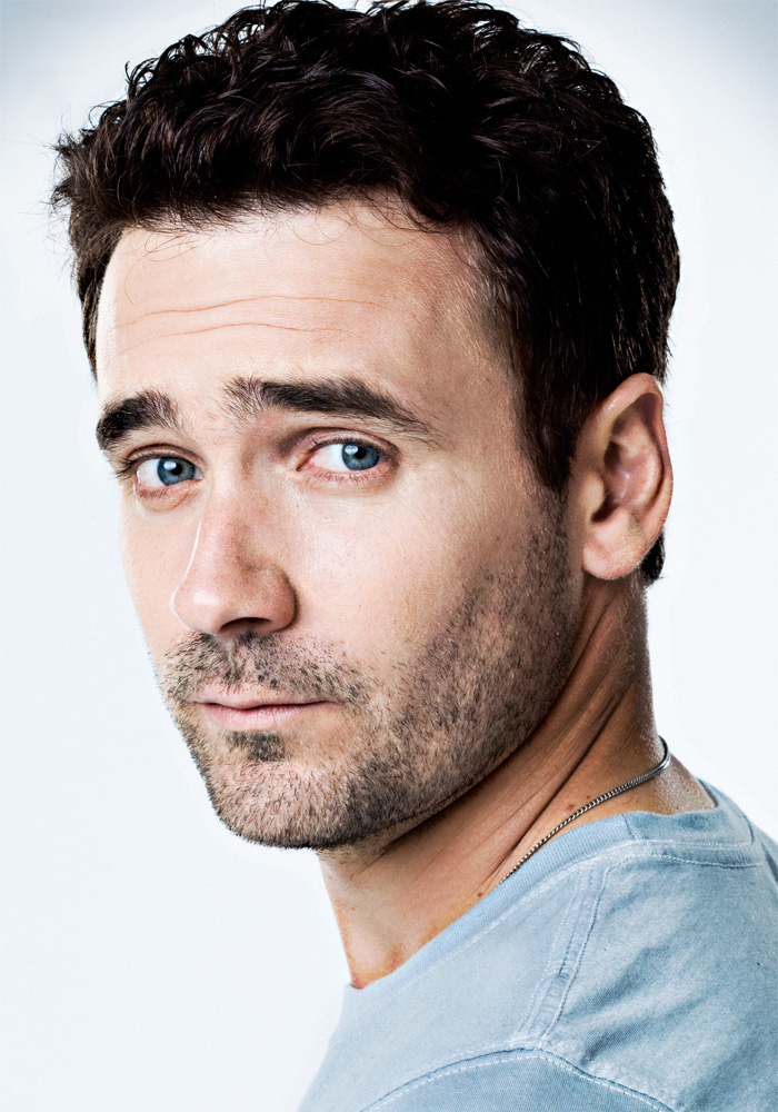 Allan Hawco biografia