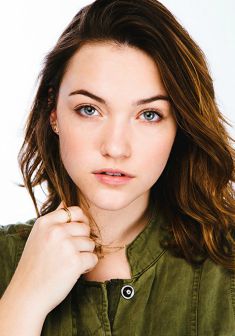 Locandina Violett Beane