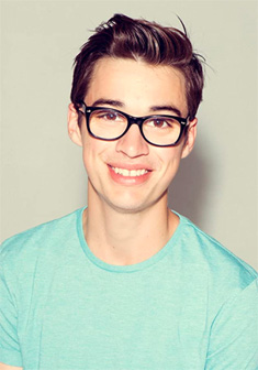 Locandina Joey Bragg