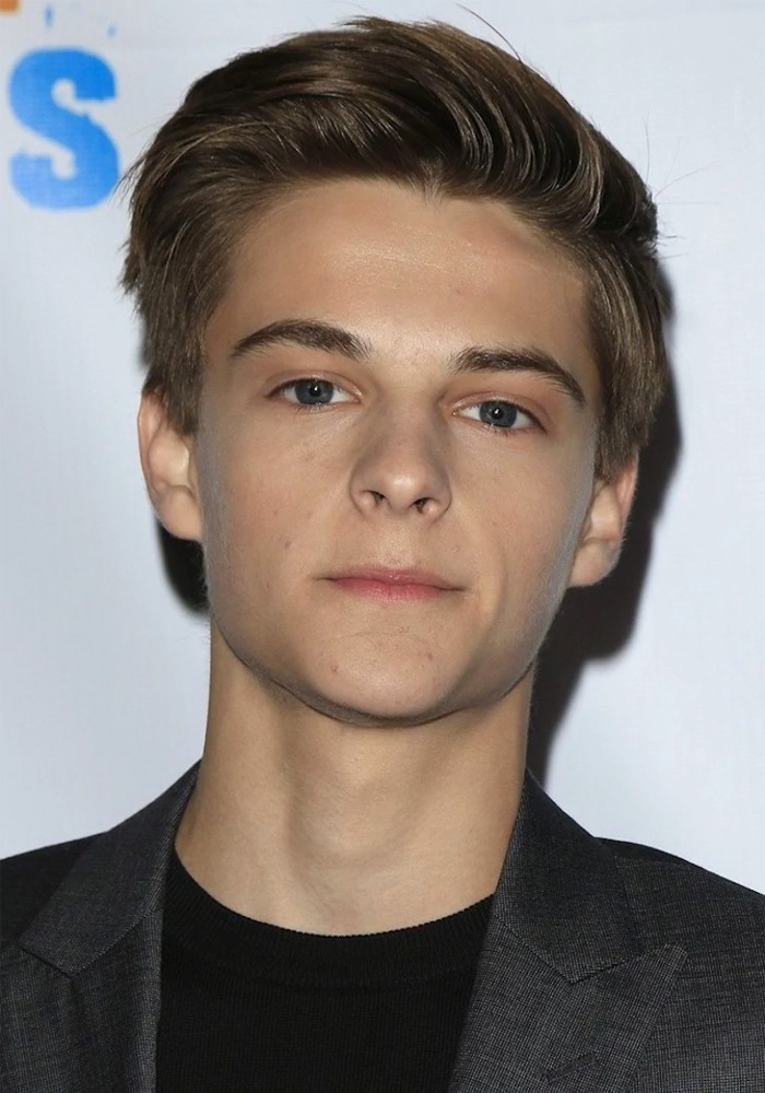 Corey Fogelmanis biografia