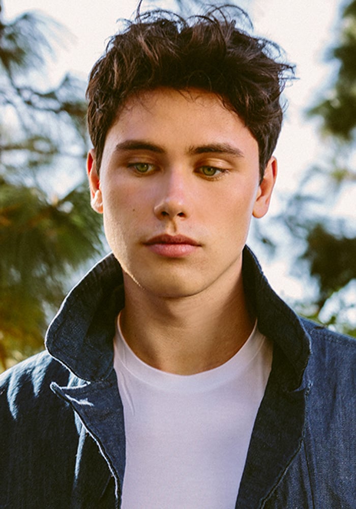 Finn Roberts biografia