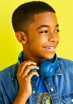 Locandina Isaiah Russell-Bailey