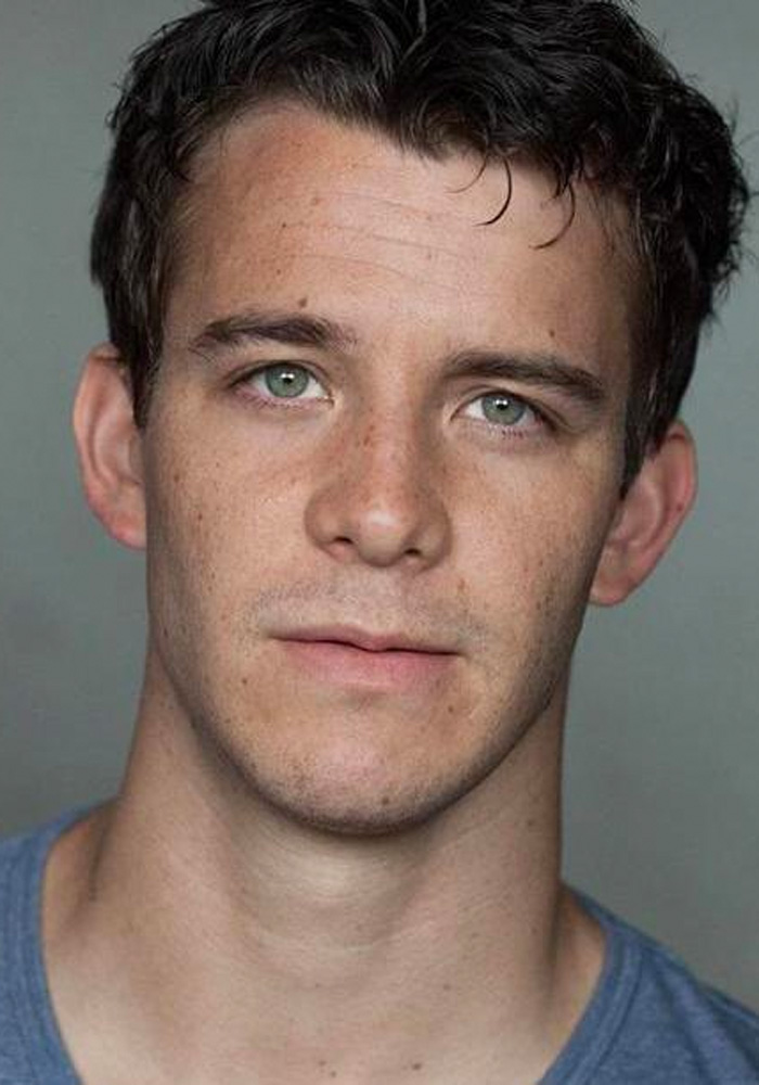 Luke Thompson biografia