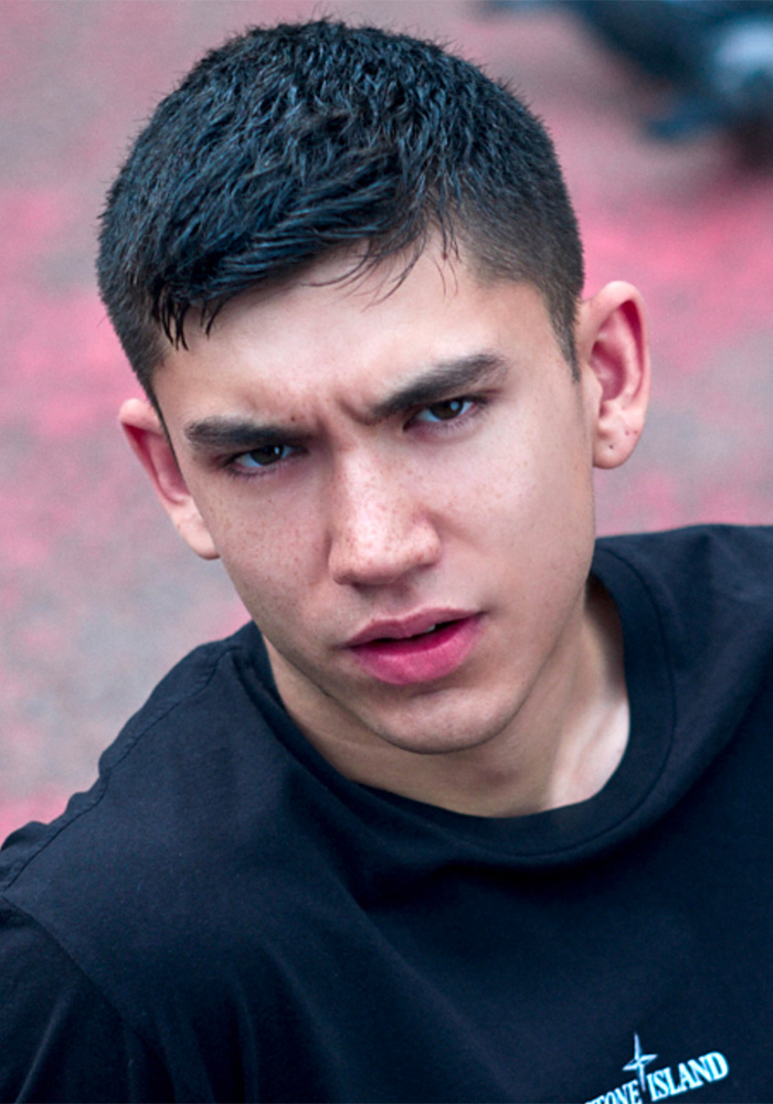 Archie Renaux biografia