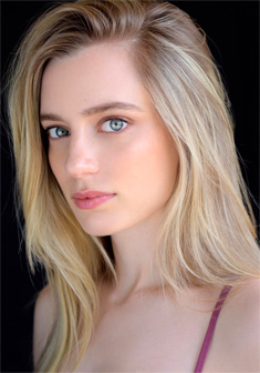 Anja Savcic biografia