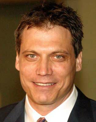 Holt McCallany mind hunter