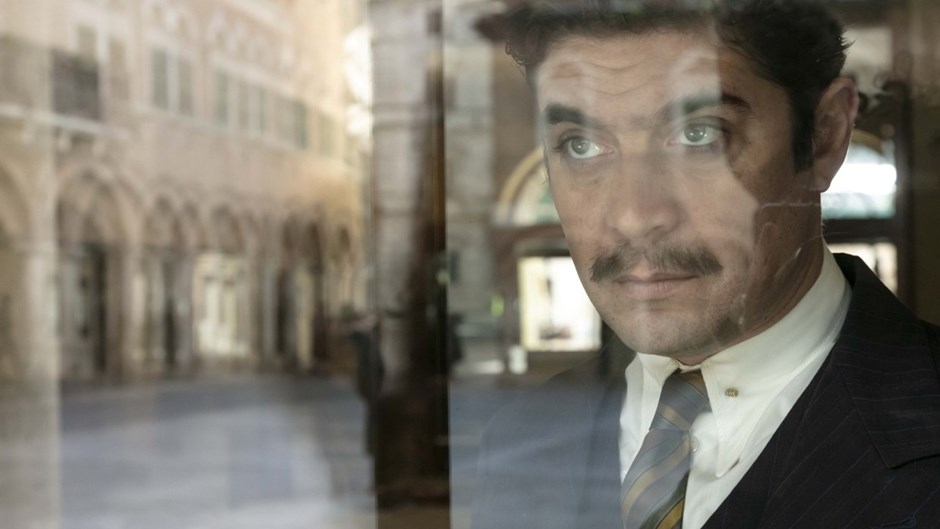 L'ombra del giorno: una clip in anteprima esclusiva del film con Riccardo Scamarcio e Benedetta Porcaroli