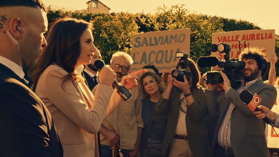 Siccità: le prime immagini, il poster e il trailer del film di Paolo Virzì presentato a Venezia