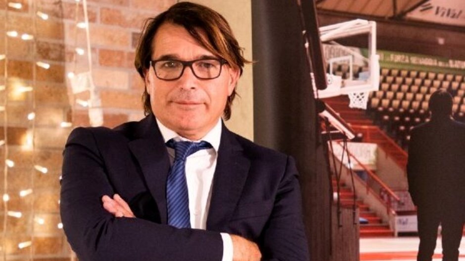 Uomini e Donne, anticipazioni: Maurizio Laudicino conteso da Gemma e da Elena