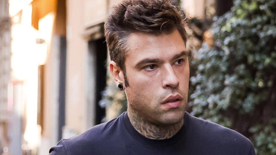 Fedez, prime parole dall’ospedale: "Ho avuto un’emorragia interna"