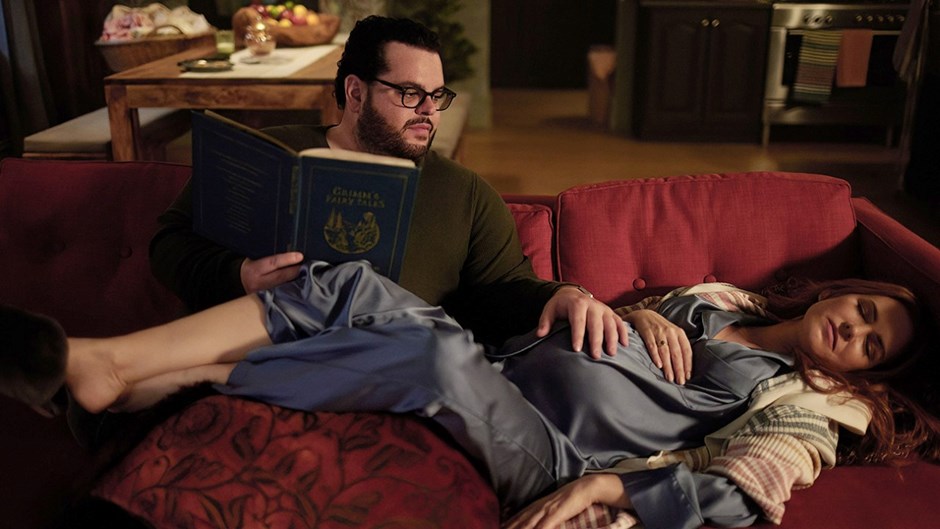 Wolf Like Me 2: Isla Fisher e Josh Gad uniti da un segreto nel trailer ufficiale della seconda stagione