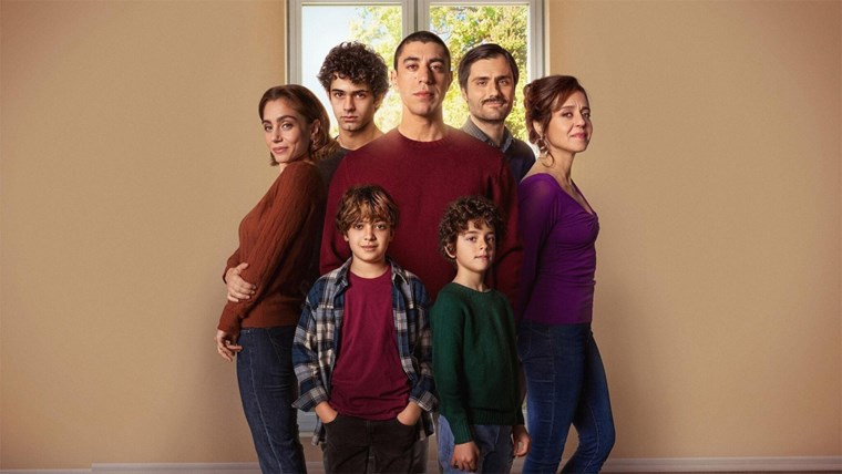 Storia della mia famiglia - Serie TV (2025)