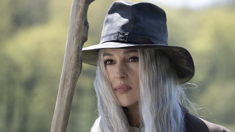 Monica Bellucci La Befana Vien Di Notte