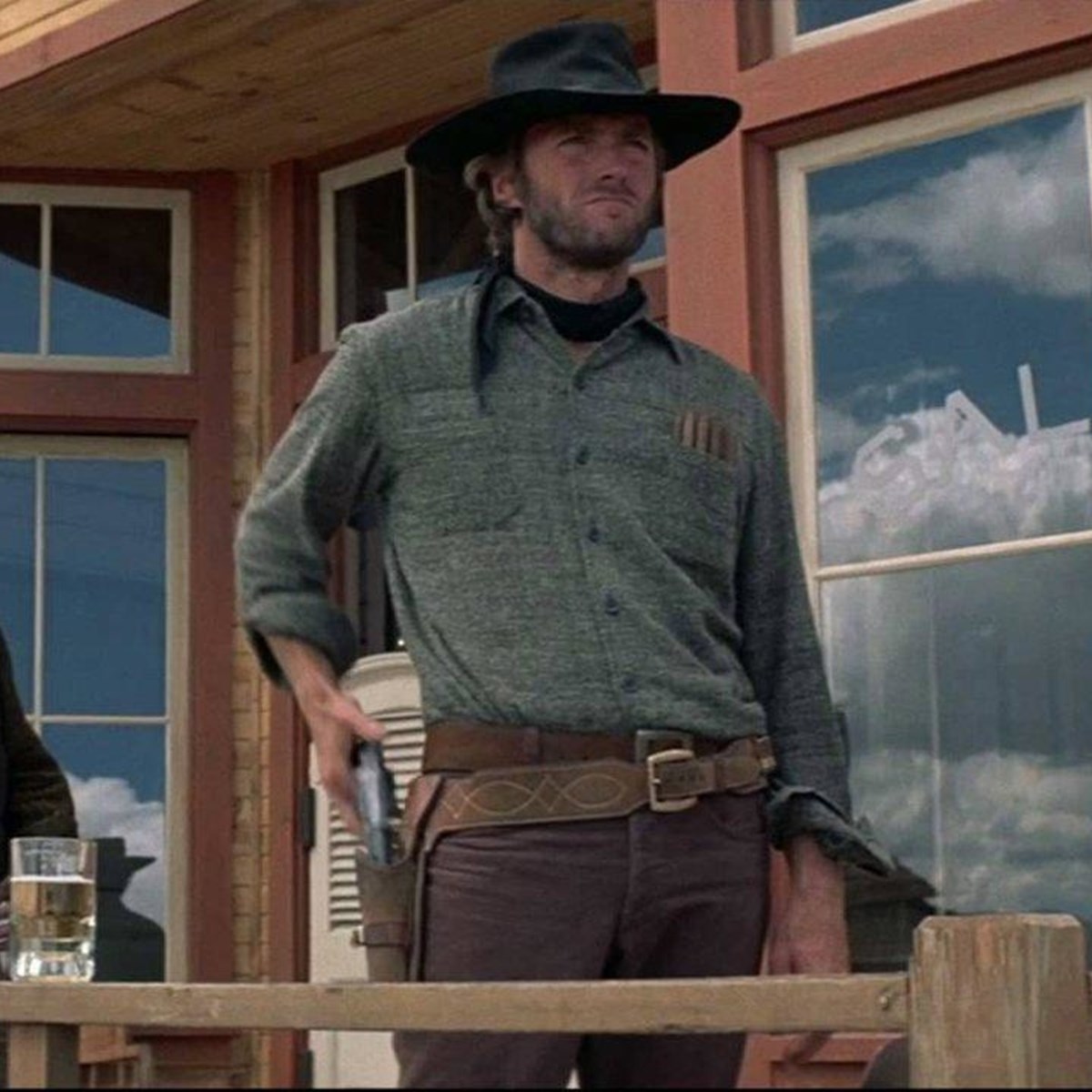 lo straniero senza nome film