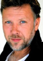 Mikael Persbrandt