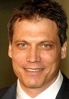Holt McCallany