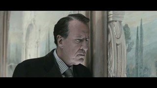 Spot del film - Le parla attraverso una porta chiusa