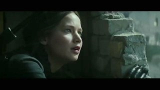 Hunger Games: Il canto della rivolta - Parte 1: Clip italiana - Attacco aereo