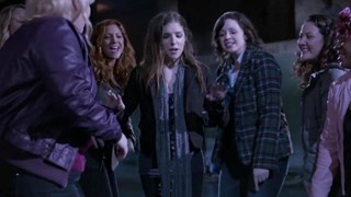 Pitch Perfect 2: Quando le Bellas improvvisano durante il Botta e Risposta