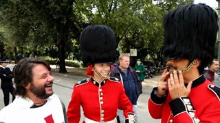 Natale a Londra - Dio salvi la Regina La nostra visita sul set del film