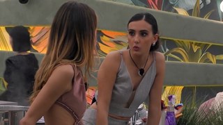 Grande Fratello, Zeudi chiarisce con Helena ma lei è scettica.