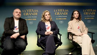 La nostra video intervista ai protagonisti Matilda De Angelis e Yuri Tuci e alla regista del Film Greta Scarano - HD